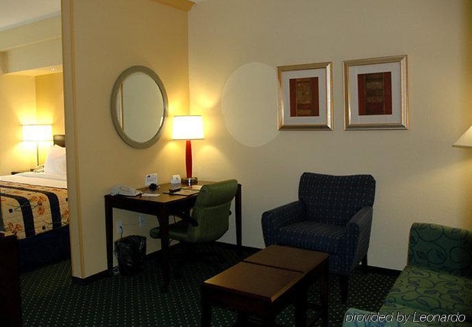 Springhill Suites Prince Frederick Экстерьер фото