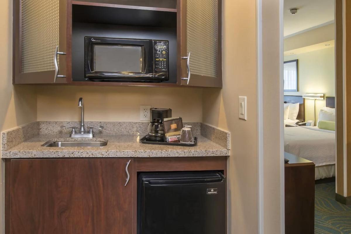 Springhill Suites Prince Frederick Экстерьер фото